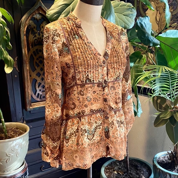 BKE floral chiffon pleated button peasant top - Picture 3 of 13